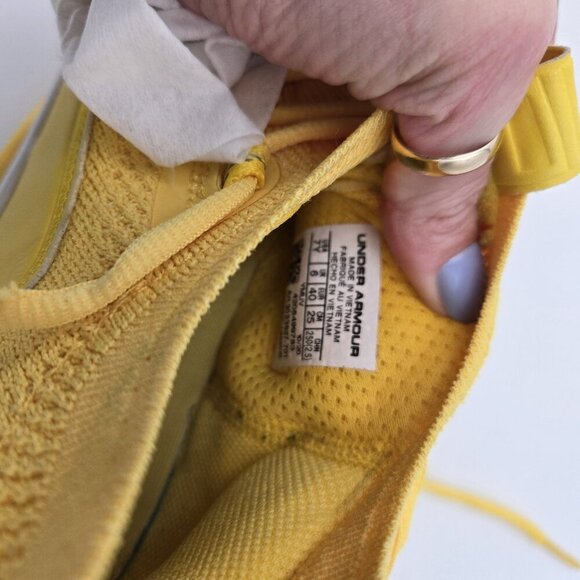 Unisex Stephen Curry 7Y Underarmour Team Basketball Shoes Yellow White Logo Star - Picture 10 of 10